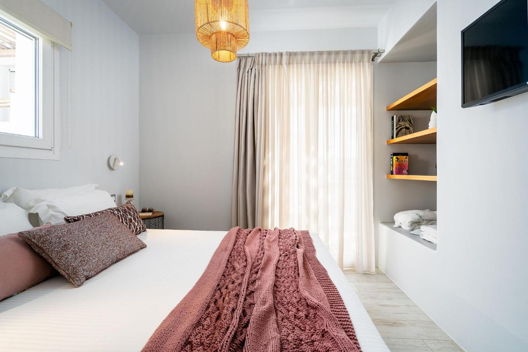 Sunday Luxury Suites Agia Anna  Ngoại thất bức ảnh
