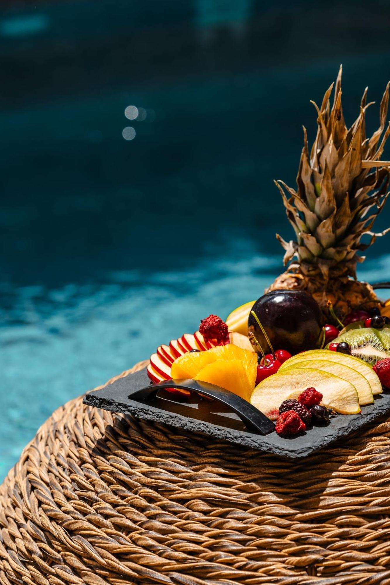 Sunday Luxury Suites Agia Anna  Ngoại thất bức ảnh