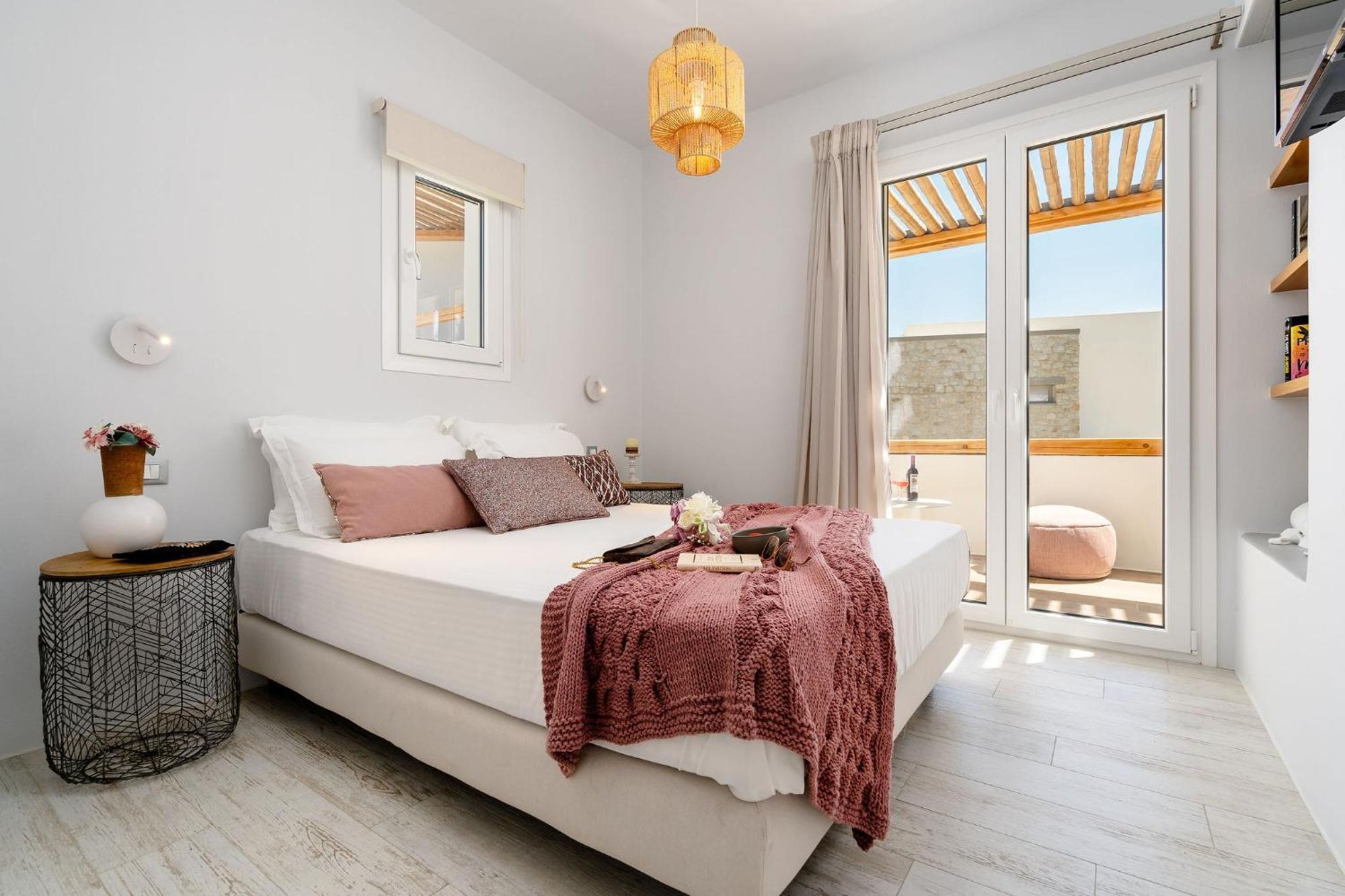 Sunday Luxury Suites Agia Anna  Ngoại thất bức ảnh