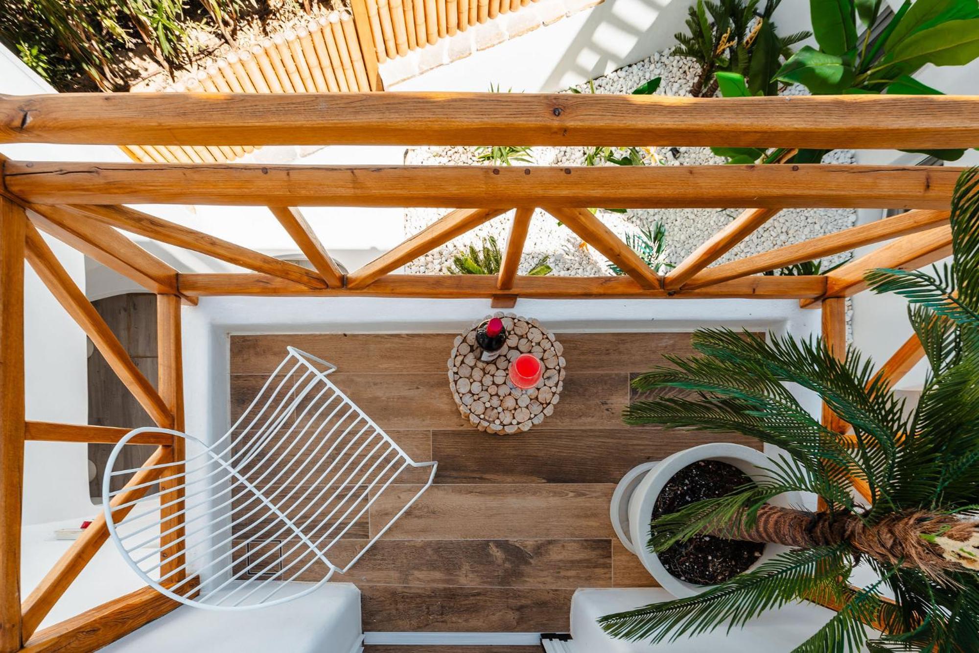 Sunday Luxury Suites Agia Anna  Ngoại thất bức ảnh