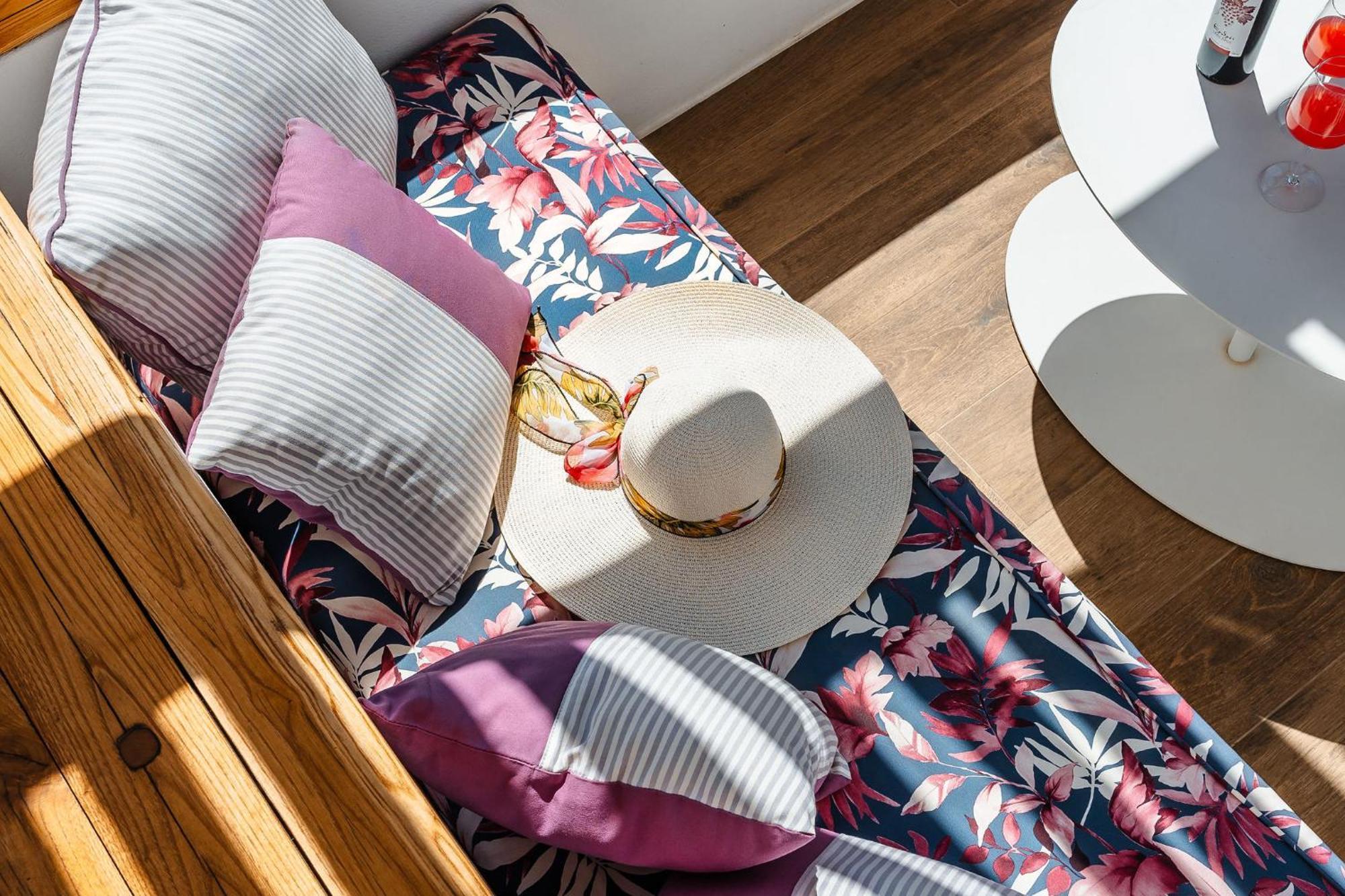 Sunday Luxury Suites Agia Anna  Ngoại thất bức ảnh
