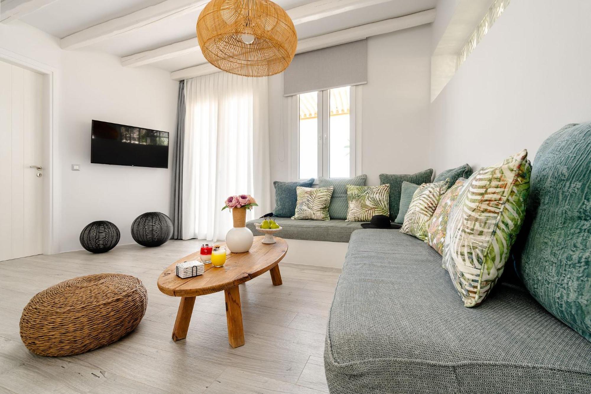 Sunday Luxury Suites Agia Anna  Ngoại thất bức ảnh